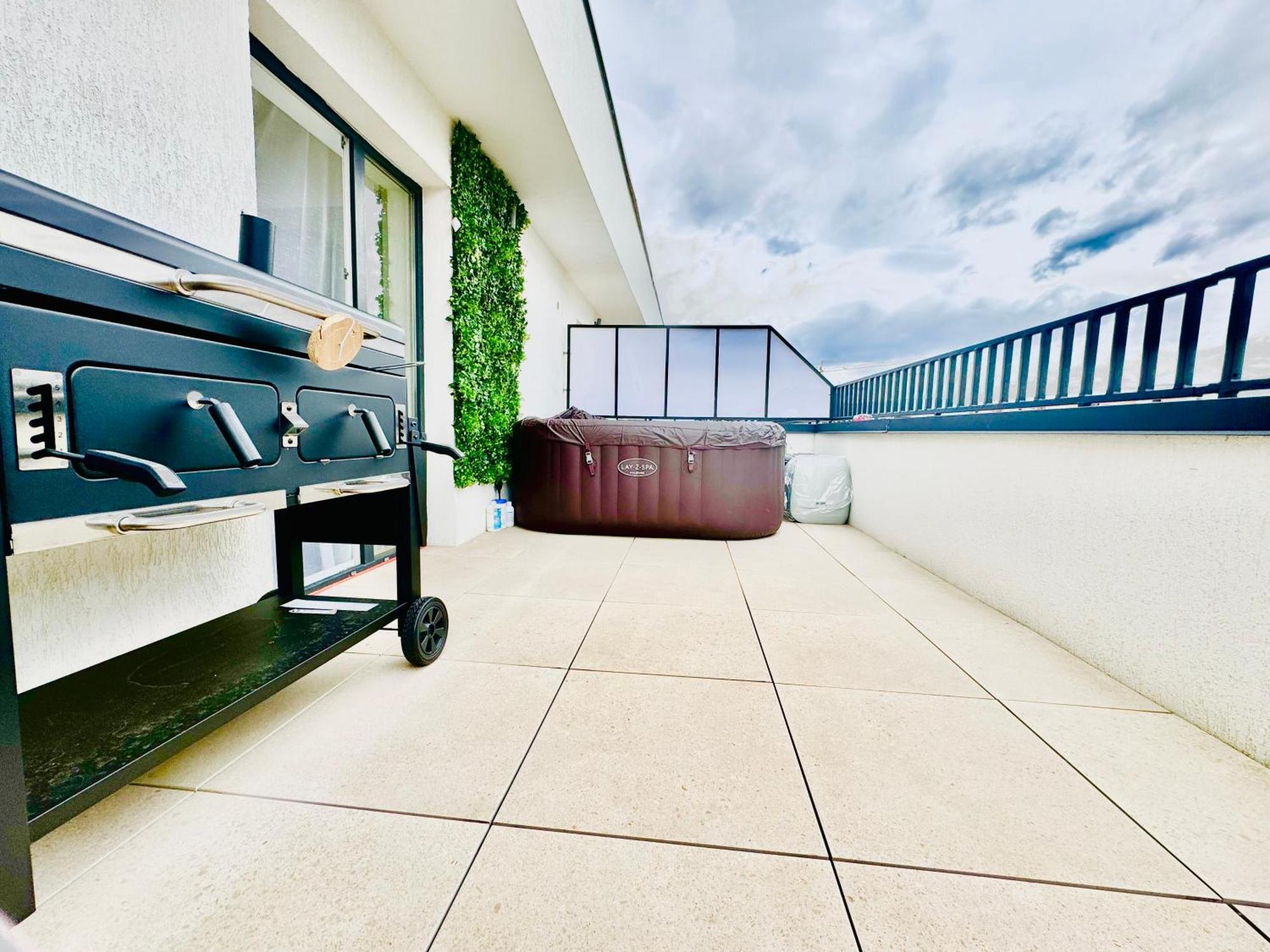 Luxury Apartment Sinuhe Braşov Eksteriør billede