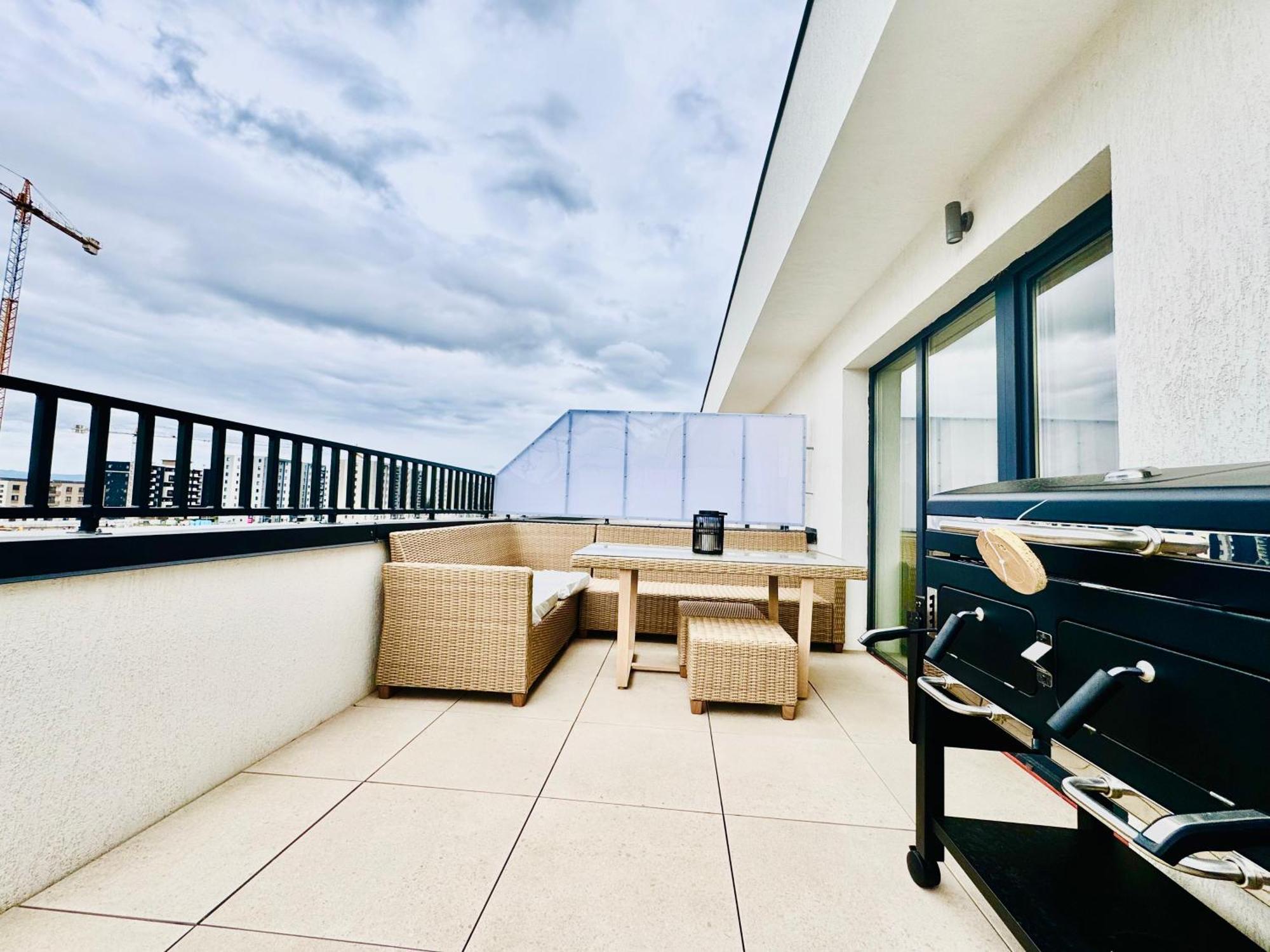 Luxury Apartment Sinuhe Braşov Eksteriør billede